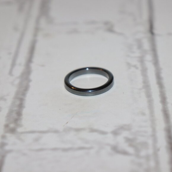 🖤 Vintage Hematite Ring · Size 7.25 · Polished Stone · Bold & Grounded 🤍 - Picture 4 of 7